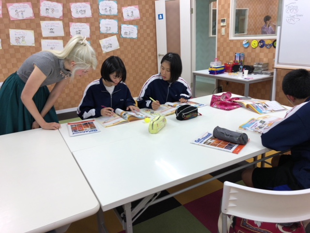 中学生英会話レッスン写真